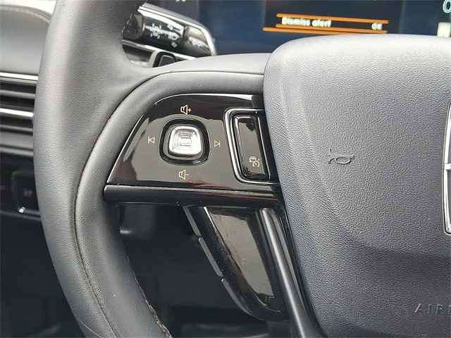 2023 Lincoln Corsair Standard photo 17