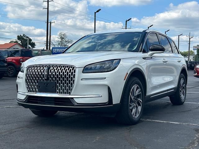 2023 Lincoln Corsair Standard photo 16