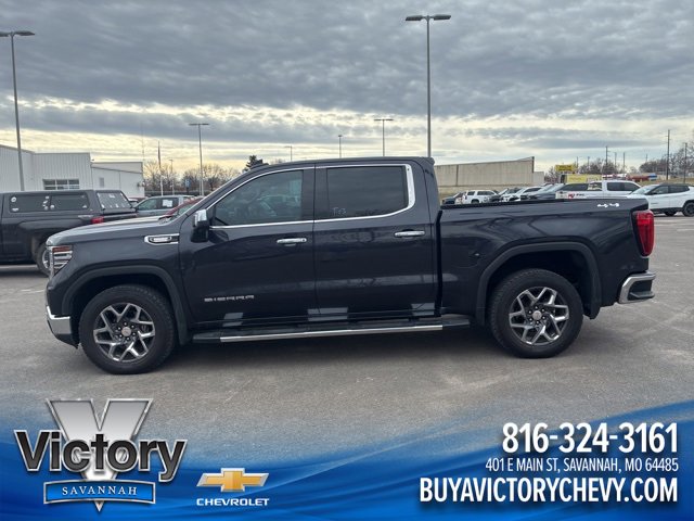 2022 GMC Sierra SLT's photo