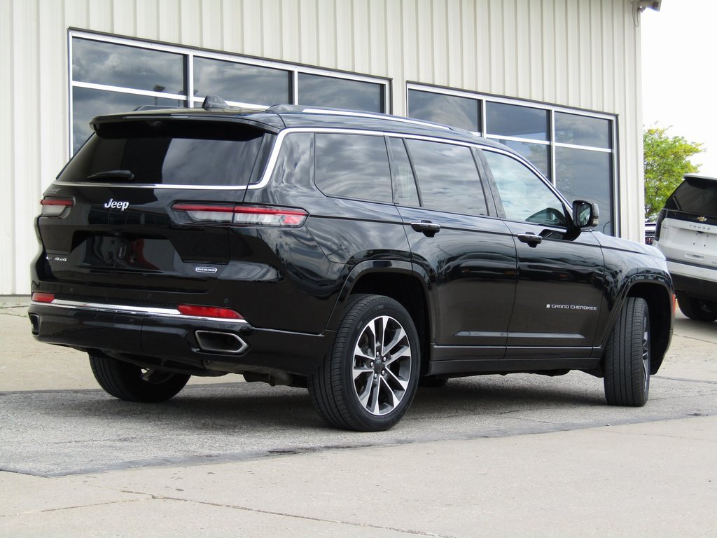 2022 Jeep Grand Cherokee Overland photo 2