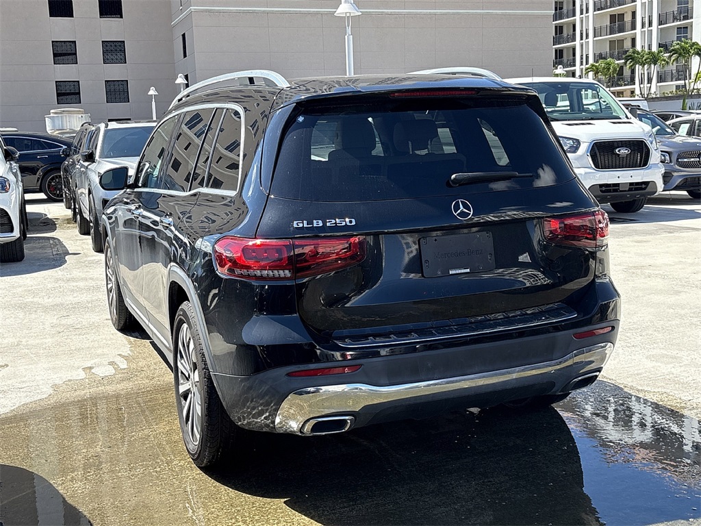 2022 Mercedes Benz GLB 250 photo 3