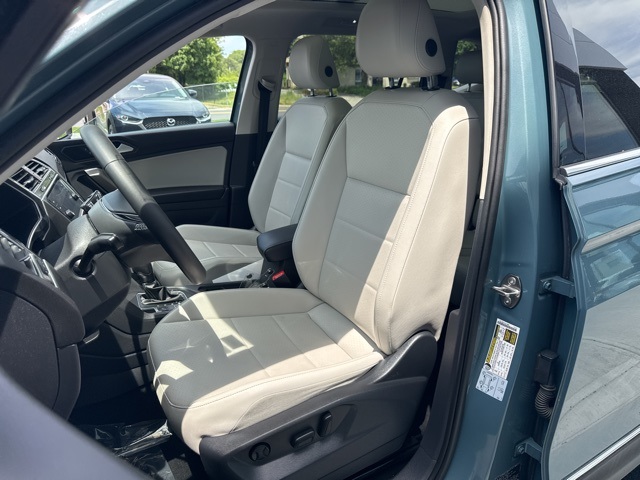 2021 Volkswagen Tiguan SEL photo 10