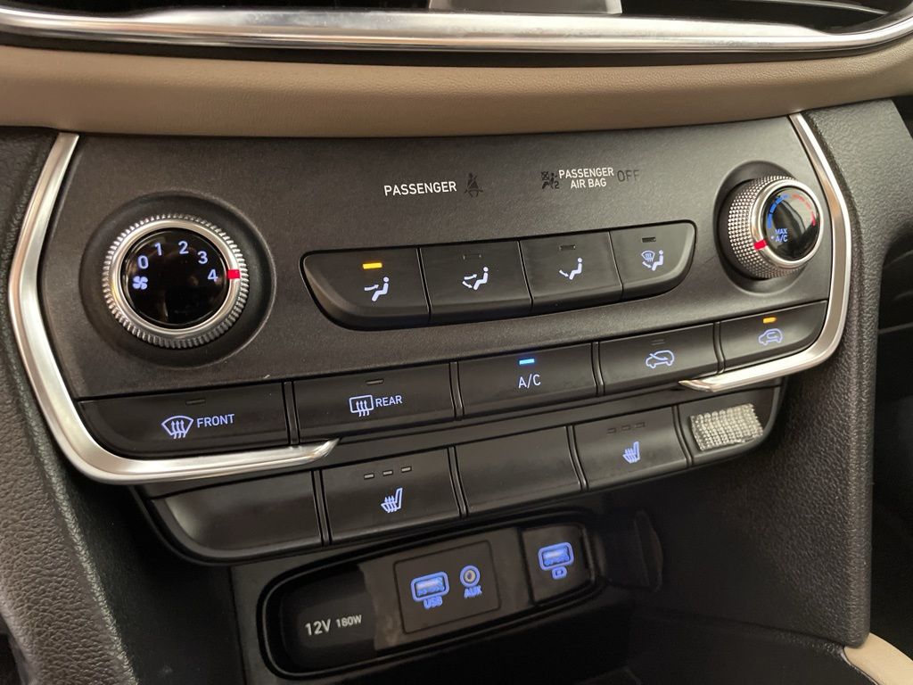 2020 Hyundai Santa Fe SEL photo 30