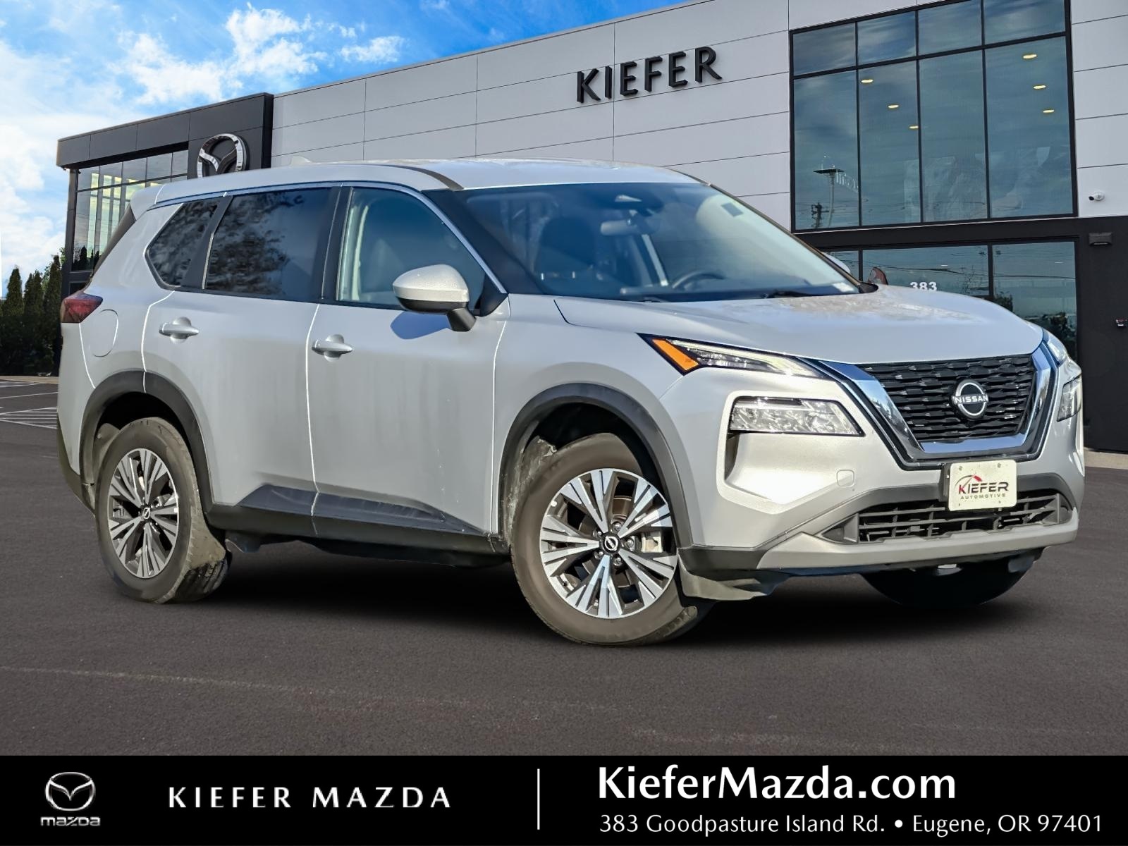 2023 Nissan Rogue SV's photo