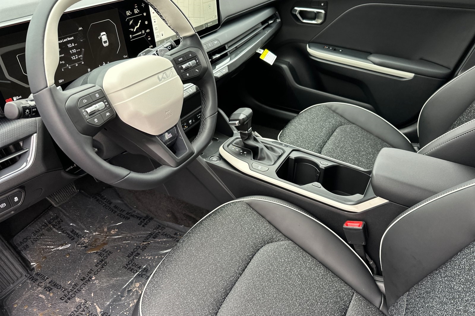 2025 Kia K4 GT-Line photo 5