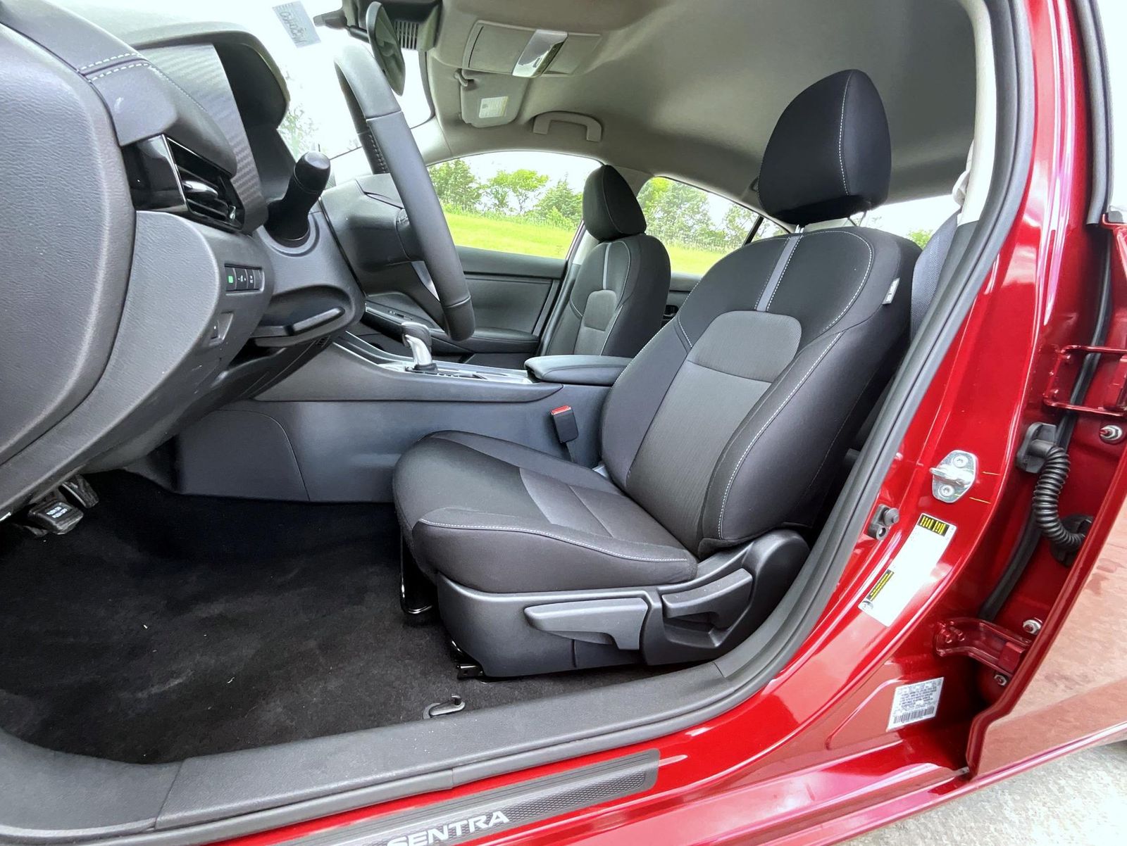 2025 Nissan Sentra SV photo 10