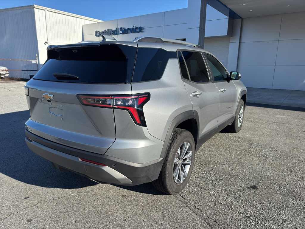 2025 Chevrolet Equinox LT photo 4