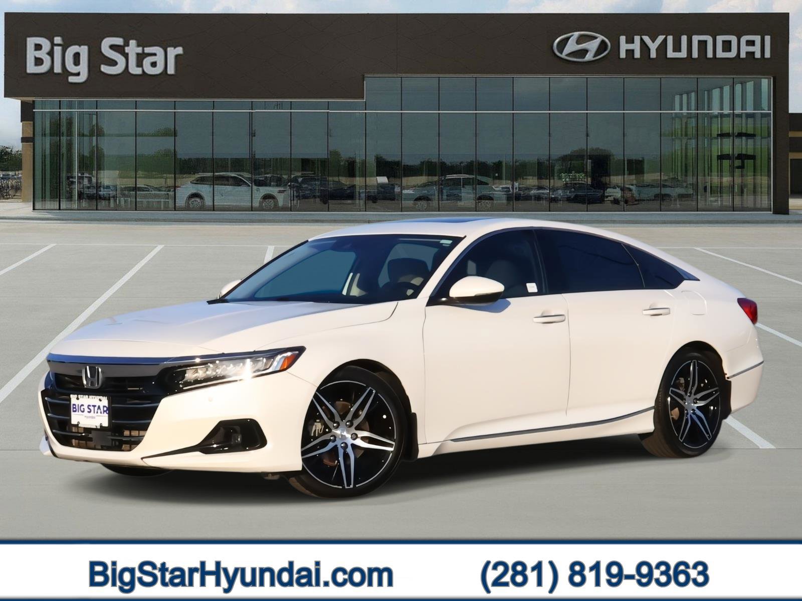 2022 Honda Accord Touring's photo