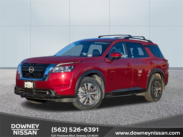 2022 Nissan Pathfinder SV's photo