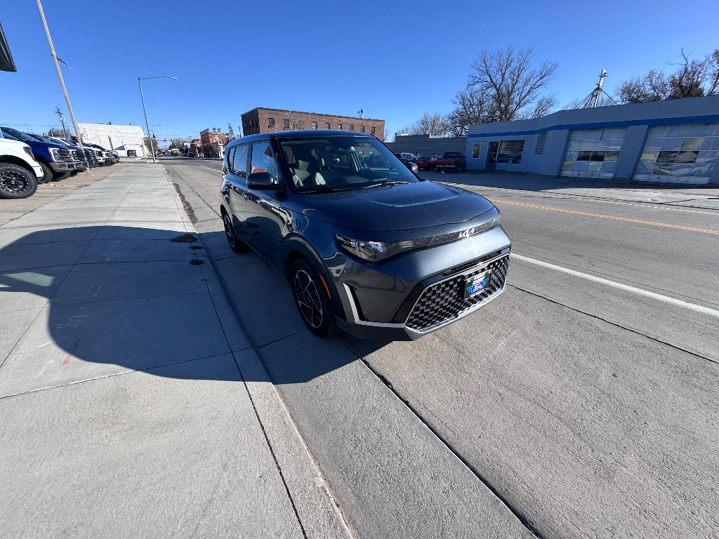 2023 Kia Soul EX photo 3
