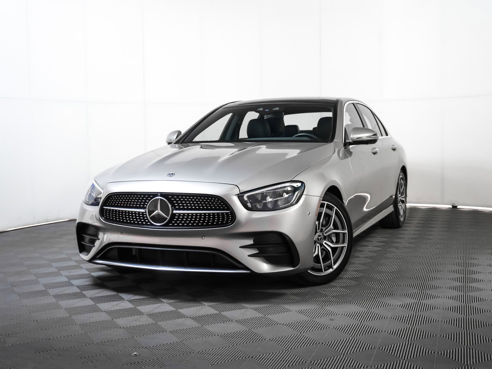 2022 Mercedes-Benz E-Class E350's photo