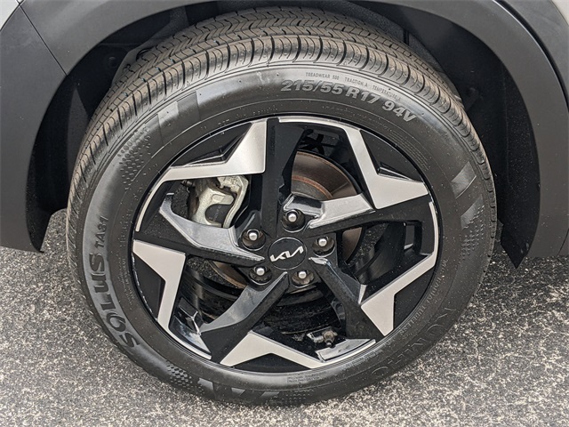 2024 Kia Seltos EX photo 7