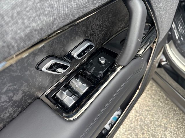 2025 Land Rover Range Rover Sport SE photo 9