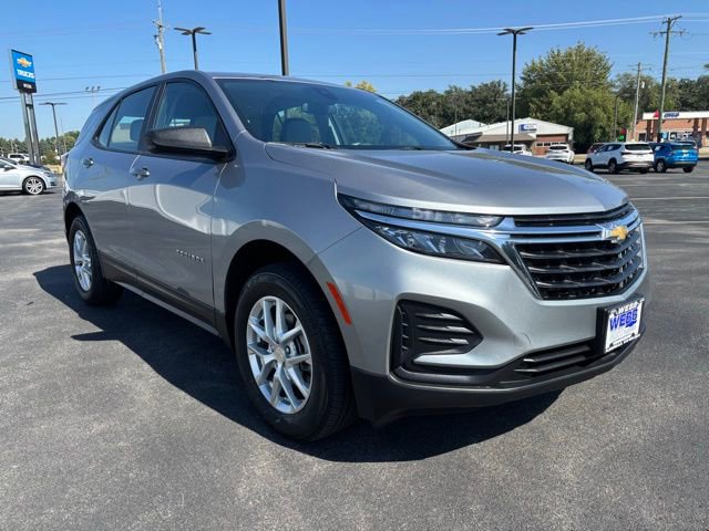 2024 Chevrolet Equinox LS photo 3