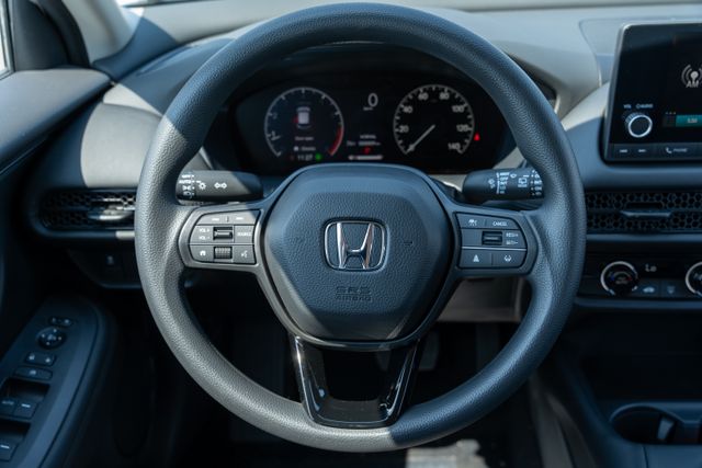 2026 Honda HR-V LX photo 13