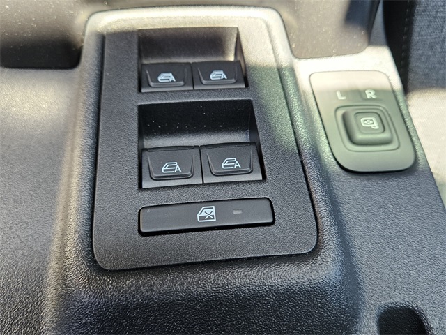 2025 Ford Bronco Base photo 22