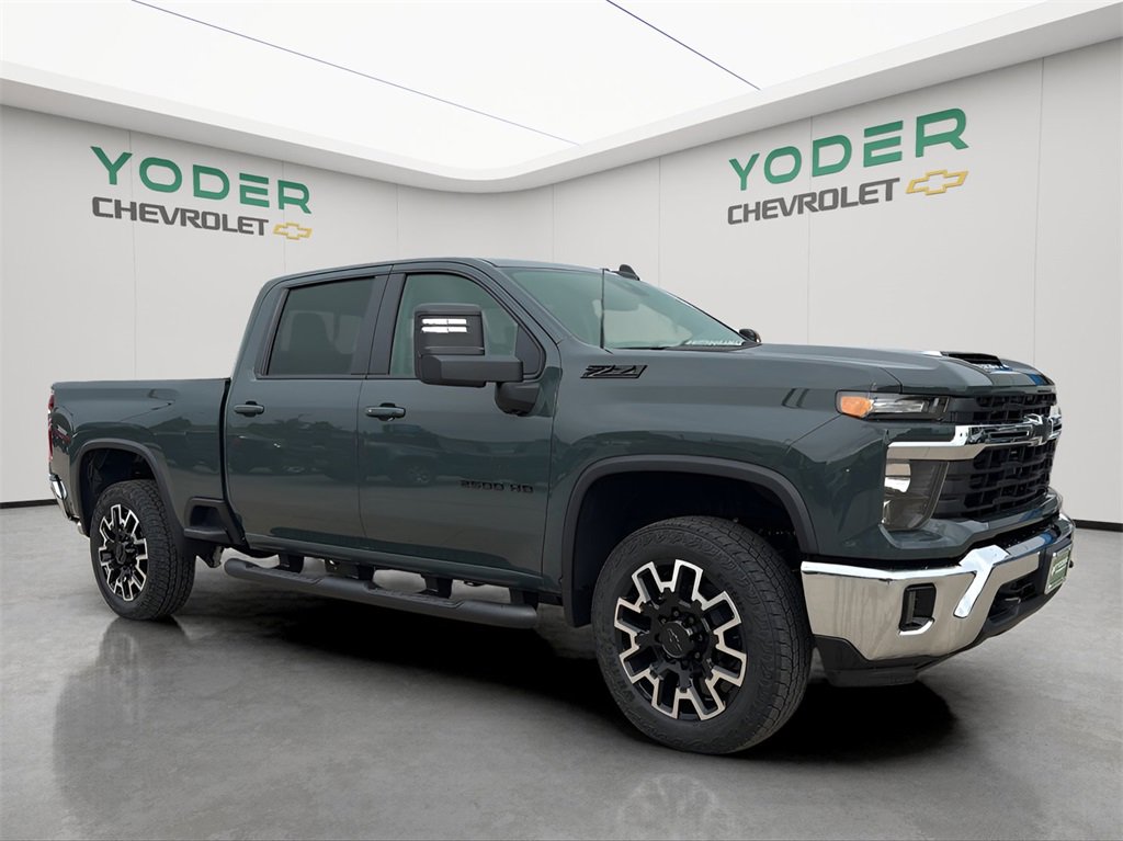 2026 Chevrolet Silverado 2500HD LT photo 2