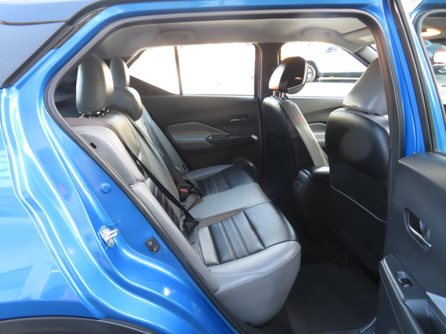 2023 Nissan Kicks SR photo 11