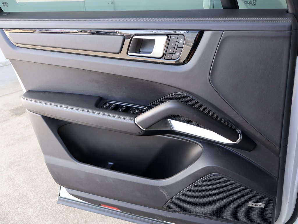 2022 Porsche Cayenne E-Hybrid Coupe Turbo S photo 30