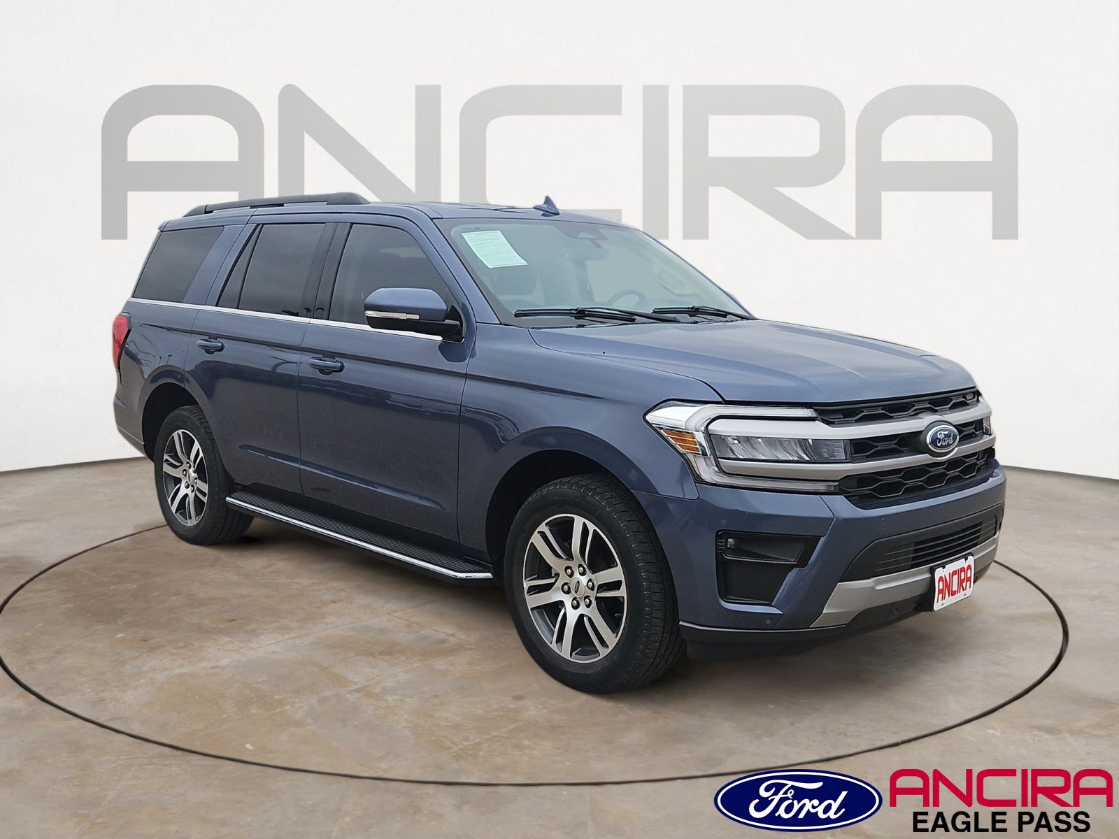 2023 Ford Expedition XLT's photo