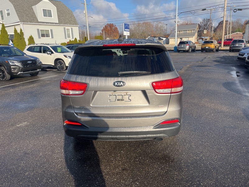 2016 Kia Sorento LX photo 2
