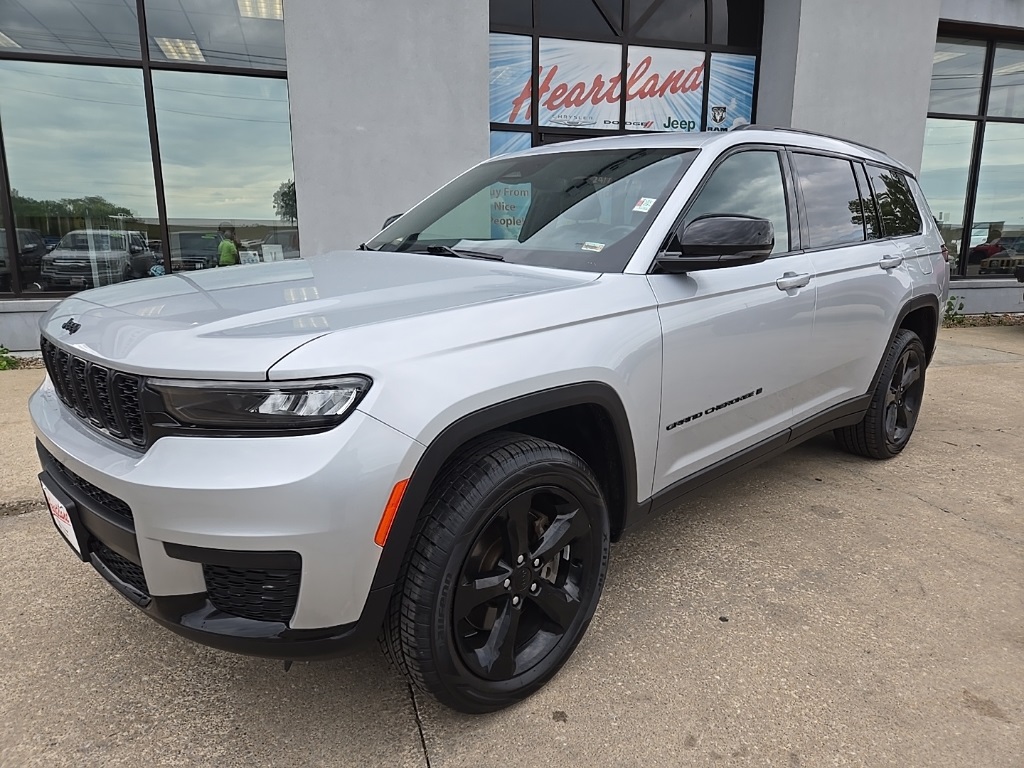 Used 2022 Jeep Grand Cherokee L Altitude with VIN 1C4RJKAG1N8524990 for sale in Kansas City