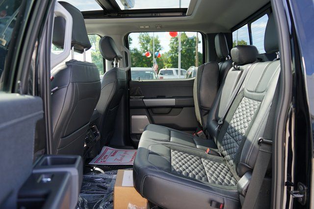 2025 FORD F-250 - Image 30