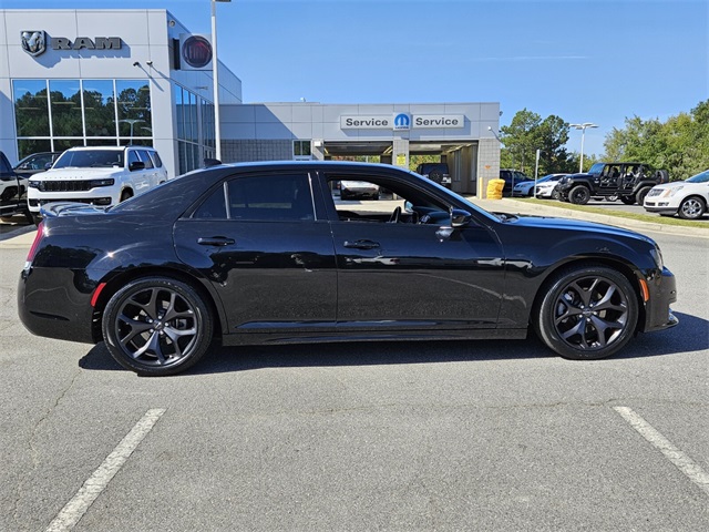 2022 Chrysler 300 S photo 14