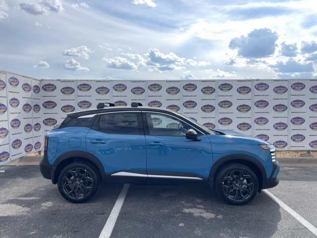 2026 Nissan KICKS SR's photo