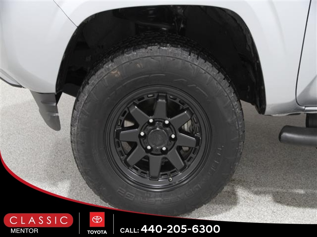 2023 Toyota Tacoma SR V6 photo 19