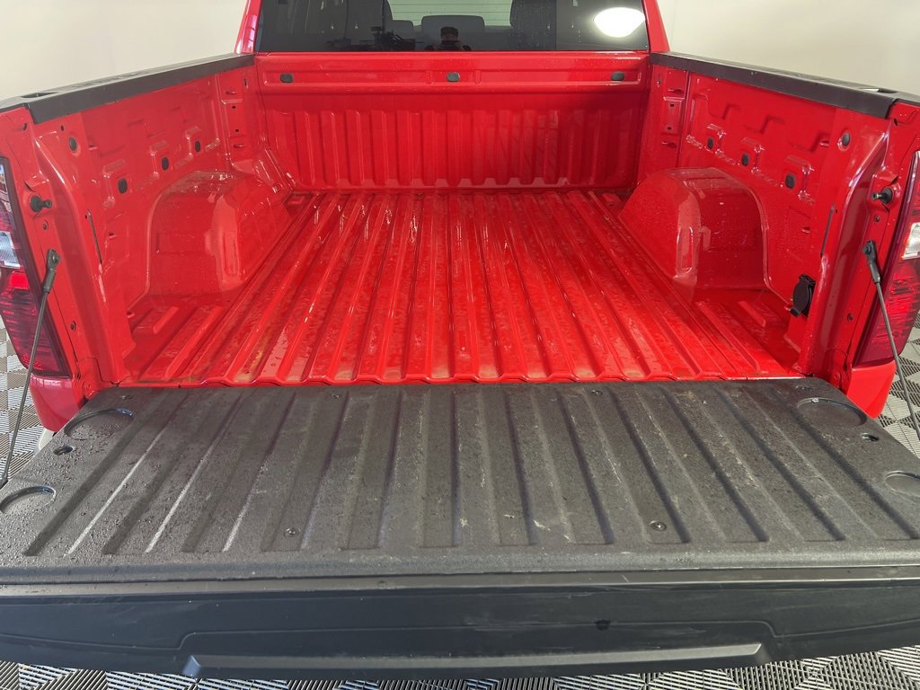 2025 Chevrolet Silverado 1500 LT photo 4