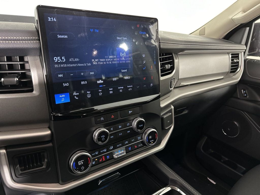 2024 Ford Expedition XLT photo 24