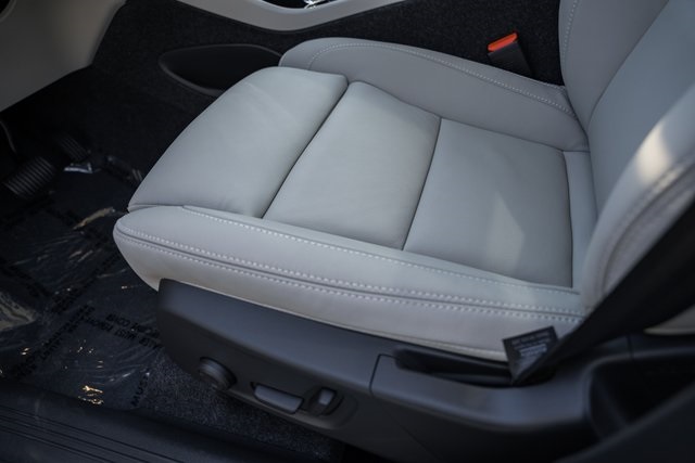 2026 Volvo XC40 Plus photo 30