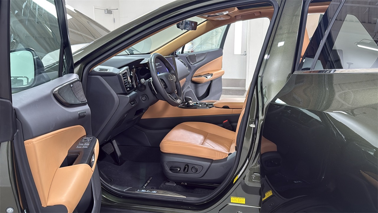 2024 Lexus NX 350 Luxury photo 9