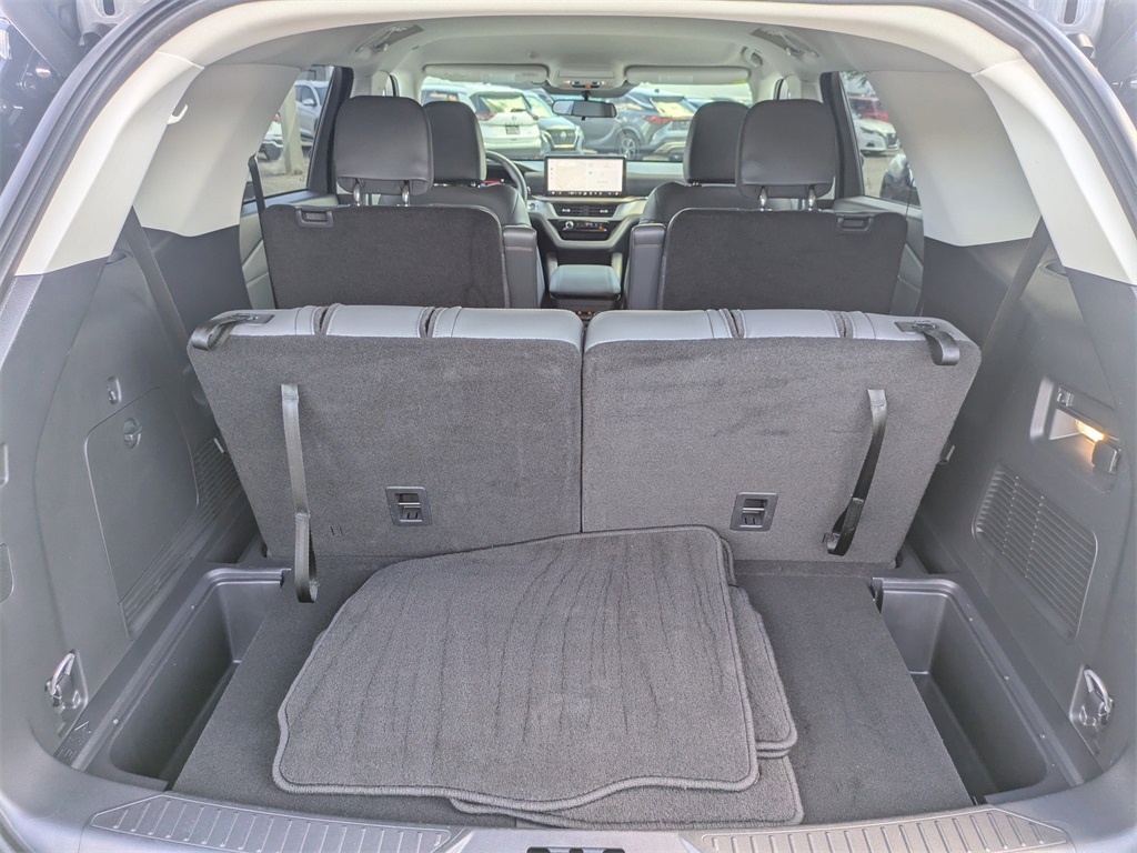 2025 Ford Explorer photo 11