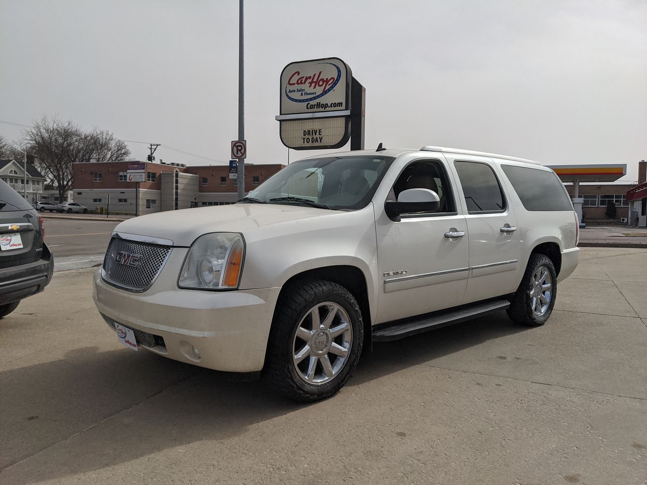 2011 GMC Yukon XL Denali's photo