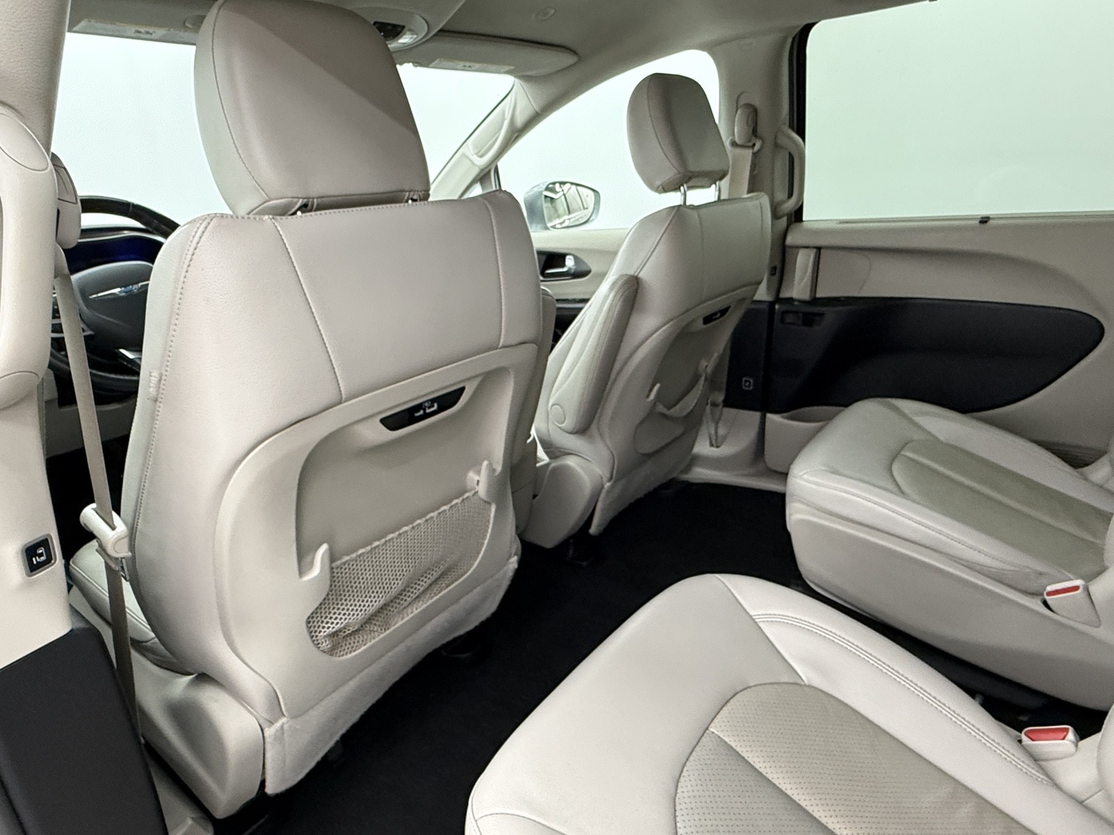 2021 Chrysler Pacifica Hybrid Touring L photo 49