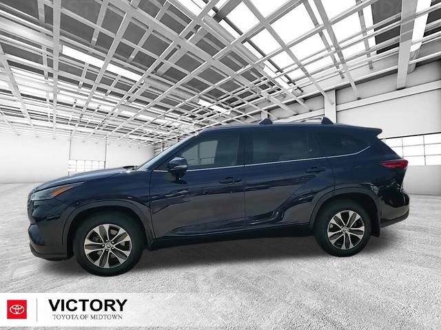 2022 Toyota Highlander XLE photo 5