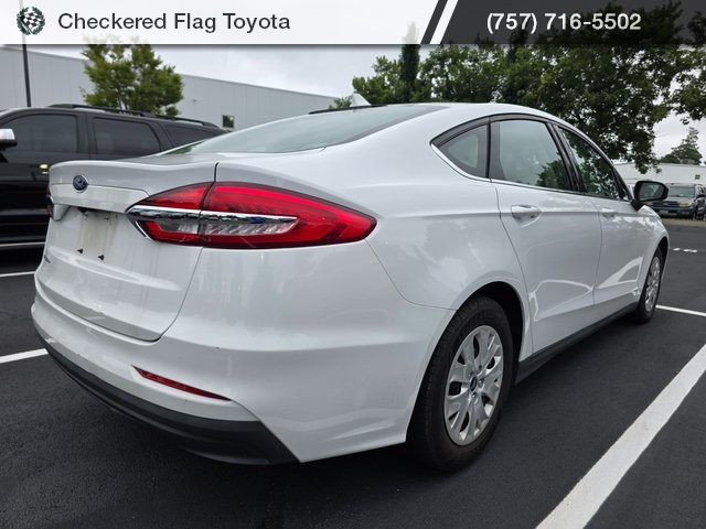 2020 Ford Fusion S photo 6