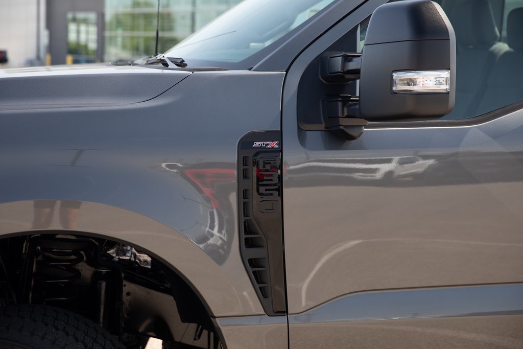 2025 Ford F-350 XL photo 3