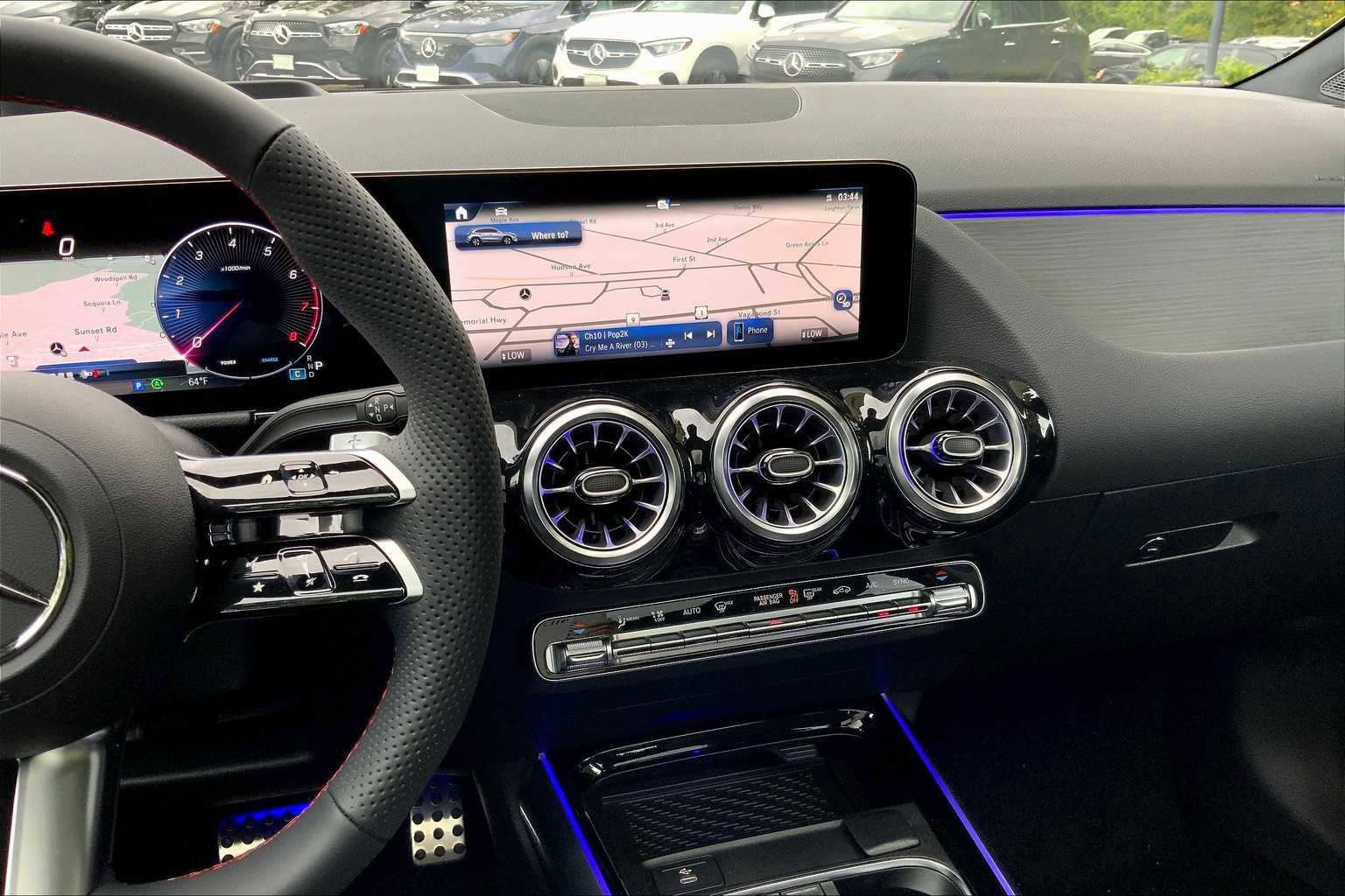 2026 Mercedes Benz GLA 250 4MATIC photo 3