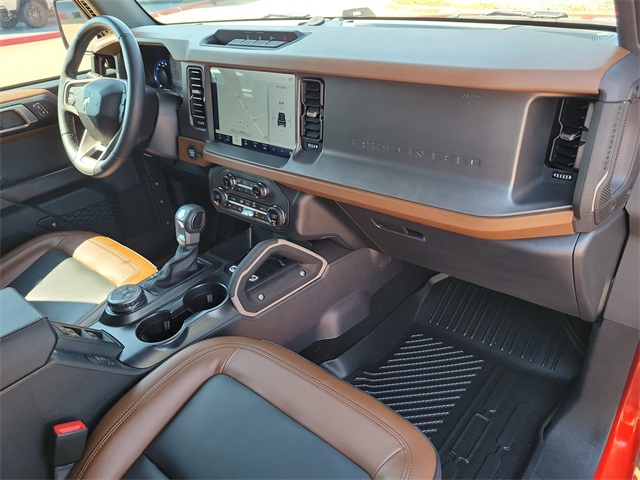 2024 Ford Bronco Outer Banks photo 16