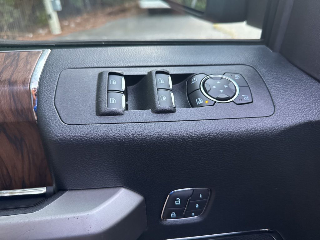 2019 Ford F-150 Lariat photo 7