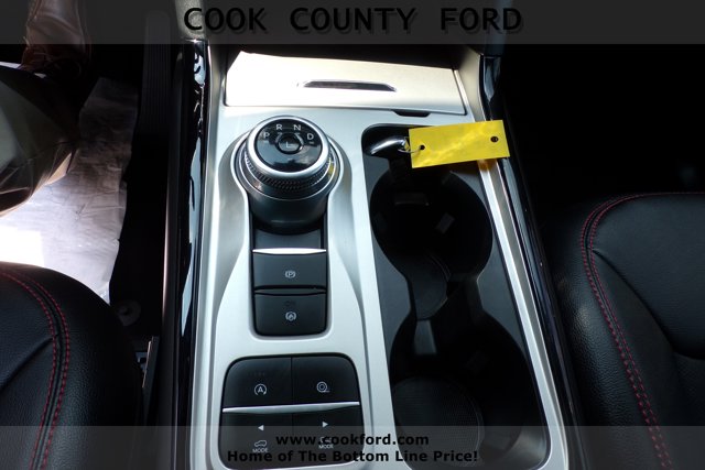 2024 Ford Explorer ST-Line photo 3