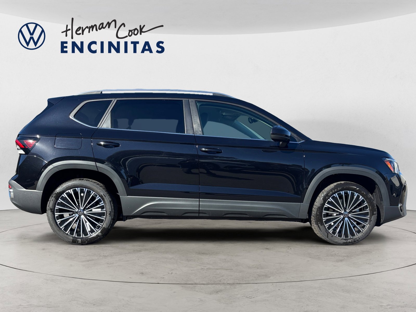 2025 Volkswagen Taos SE photo 6