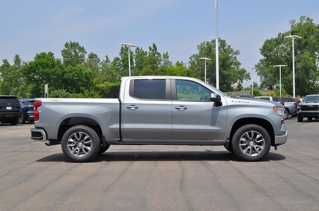 2025 Chevrolet Silverado 1500 LT photo 2