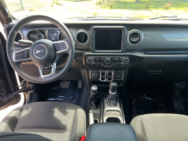 2023 Jeep Wrangler Sahara photo 3