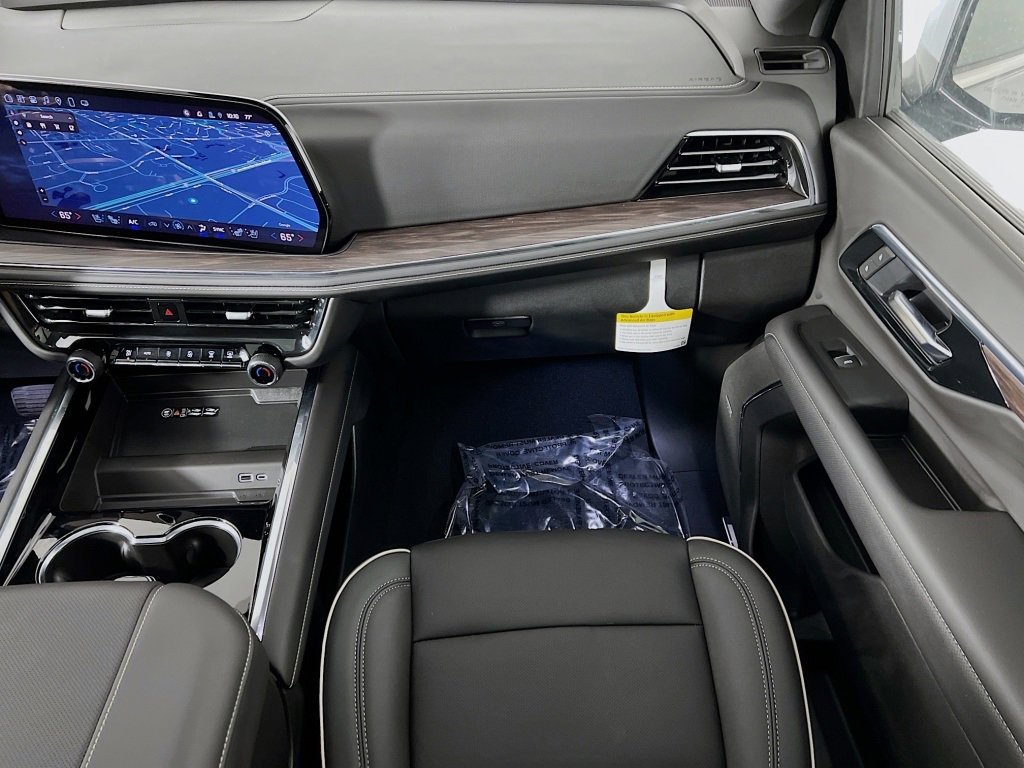 2025 Chevrolet Suburban Premier photo 21