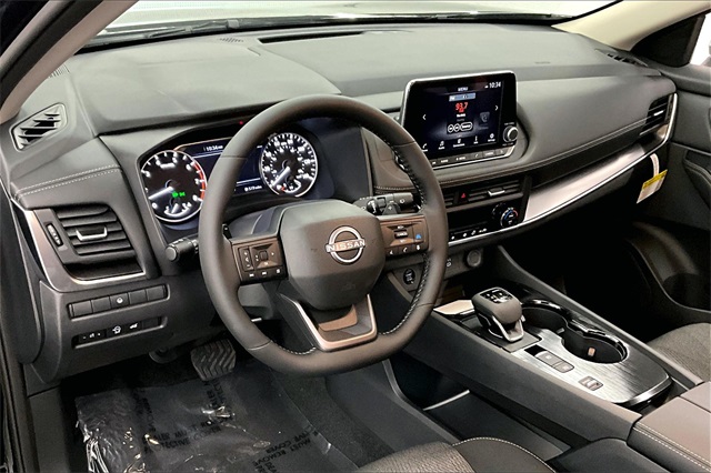 2025 Nissan Rogue SV photo 5