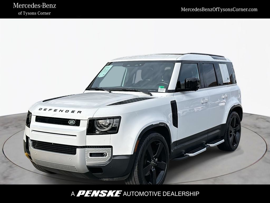 2024 Land Rover Defender S's photo